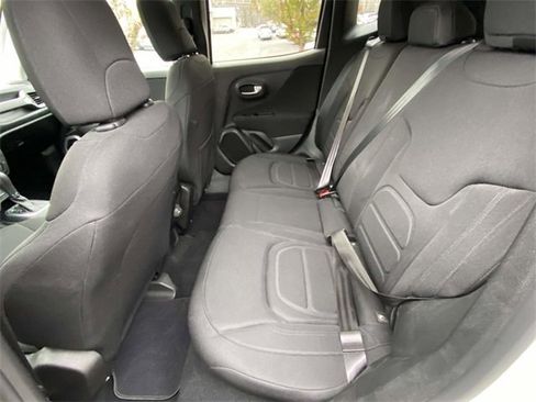 Used 2020 Jeep Renegade Latitude image 10