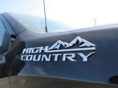 Used 2025 Chevrolet Silverado 1500 High Country w/ High Country Premium Package image 9
