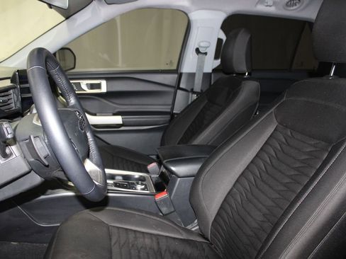 Used 2021 Ford Explorer XLT w/ Class III Trailer Tow Package image 13