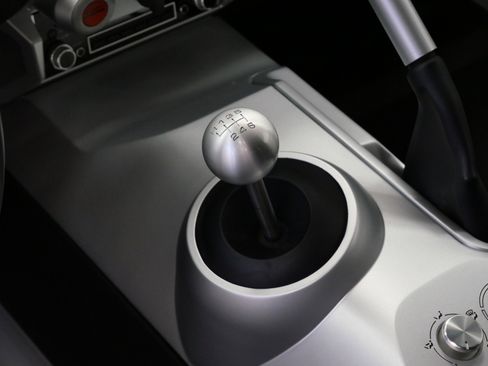 Used 2005 Ford GT image 15