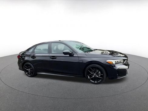 Used 2025 Honda Civic Sport image 2