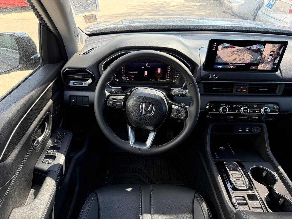 Certified 2026 Honda Pilot Touring image 4