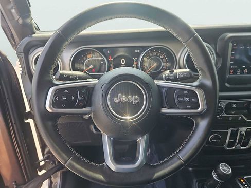 Used 2019 Jeep Wrangler Unlimited Sahara AWD/4WD image 26