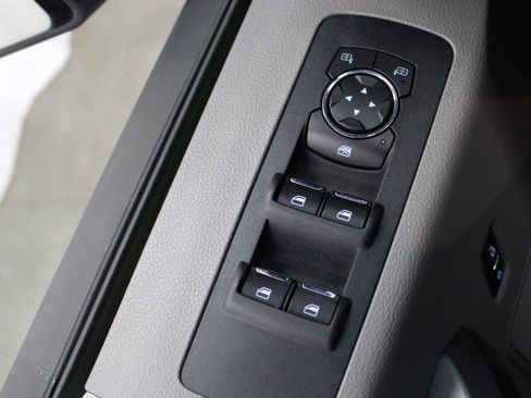 Used 2016 Ford F150 XLT AWD/4WD image 36