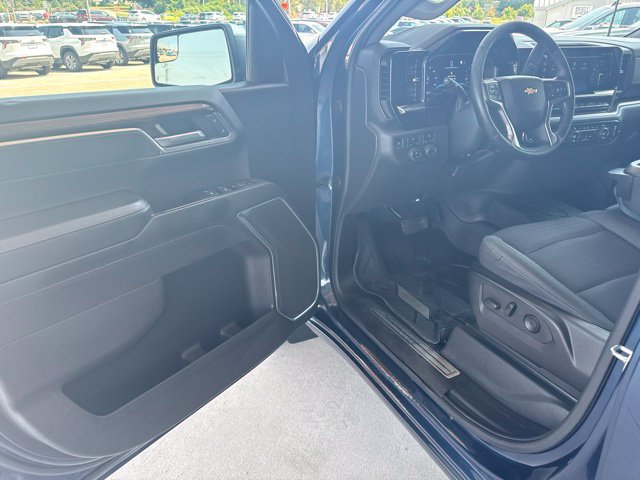 Used 2022 Chevrolet Silverado 1500 LT w/ Protection Package AWD/4WD image 10