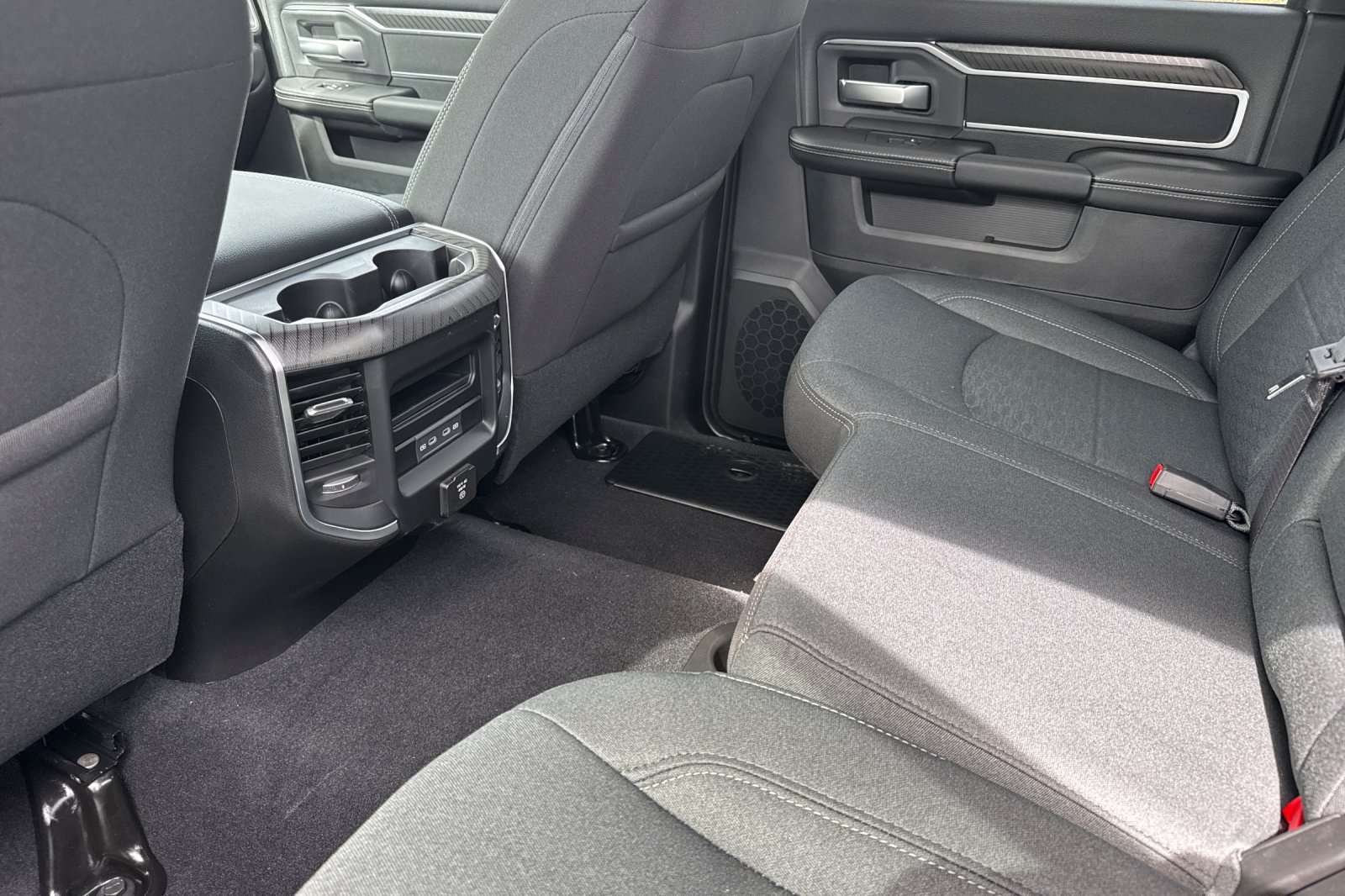 New 2027 RAM 3500 Big Horn AWD/4WD image 11