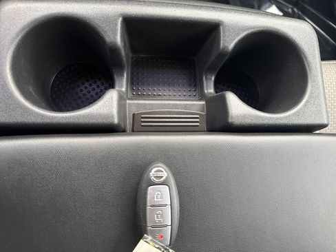 Used 2017 Nissan Titan S image 21