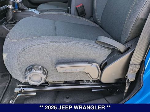 New 2025 Jeep Wrangler Unlimited Sahara w/ Technology Group AWD/4WD image 15