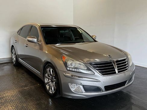 Used 2012 Hyundai Equus Signature RWD image 3