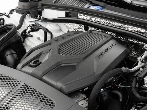 New 2025 Porsche Macan image 28