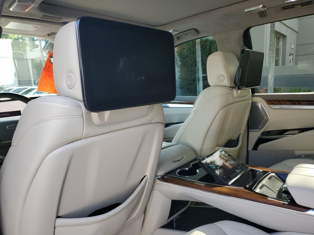 Used 2025 Cadillac Escalade Sport Platinum AWD/4WD image 19