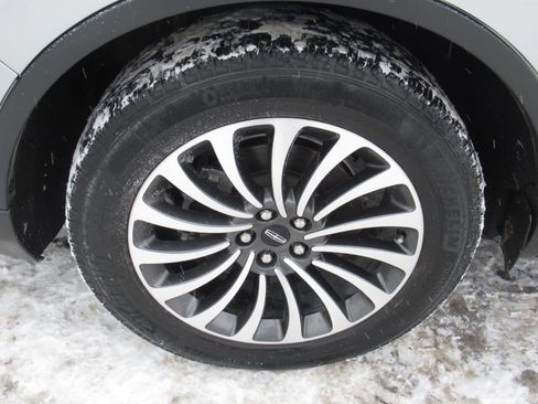 Used 2020 Lincoln Aviator Reserve w/ Equipment Group 201A image 6