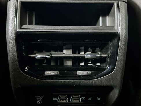 Used 2024 Jeep Grand Cherokee Limited image 27