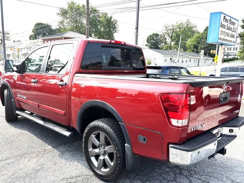 Used 2015 Nissan Titan SV w/ SV Value Truck Package AWD/4WD image 4