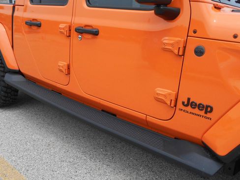 New 2025 Jeep Gladiator Sport image 12