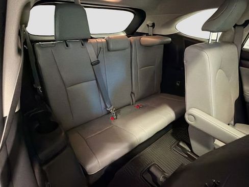 Used 2021 Toyota Highlander Platinum FWD image 23