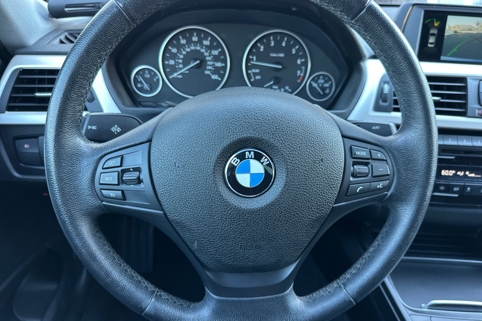 Used 2018 BMW 320i Sedan RWD image 24