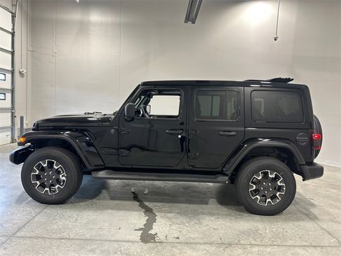 New 2025 Jeep Wrangler Sahara w/ Technology Group image 9