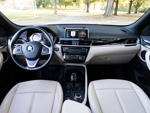 Used 2021 BMW X1 xDrive28i w/ Convenience Package image 2