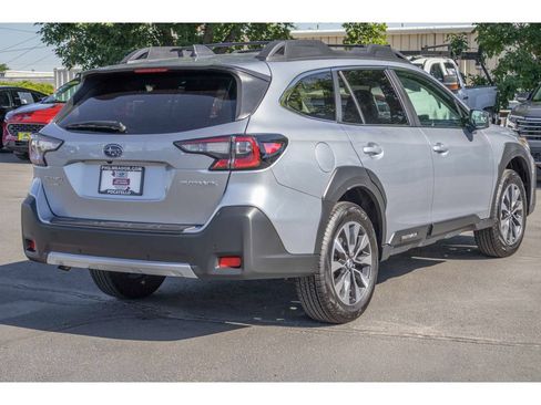 Certified 2025 Subaru Outback Limited AWD/4WD image 3