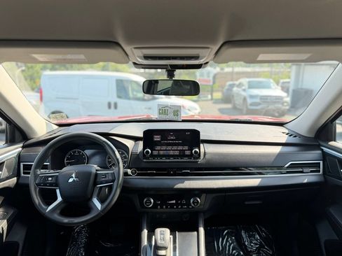 Used 2022 Mitsubishi Outlander ES AWD/4WD image 28