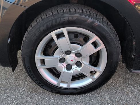 Used 2009 Pontiac Vibe AWD w/ Sun And Sound Package image 2