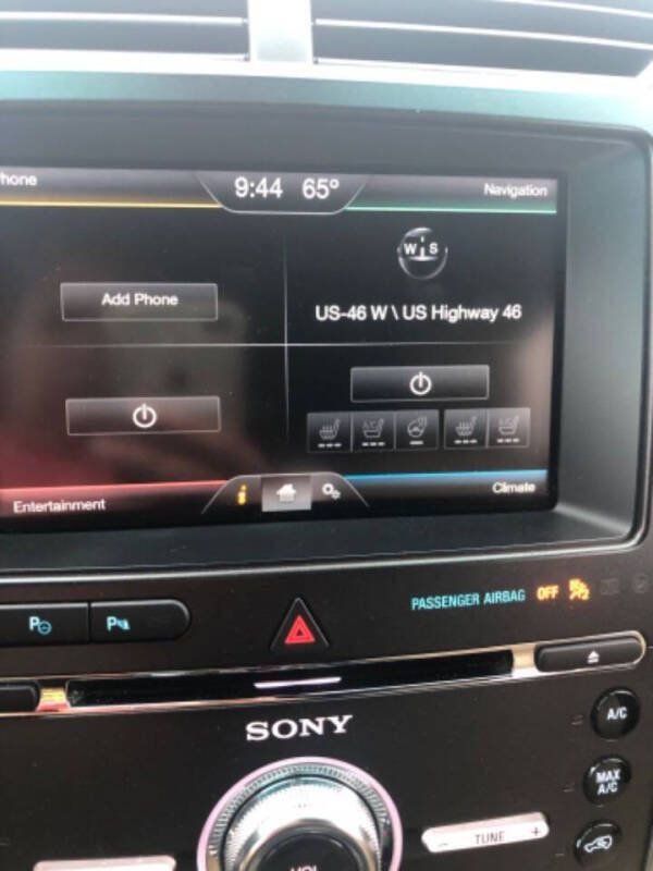 Used 2016 Ford Explorer Limited w/ Equipment Group 301A AWD/4WD image 8