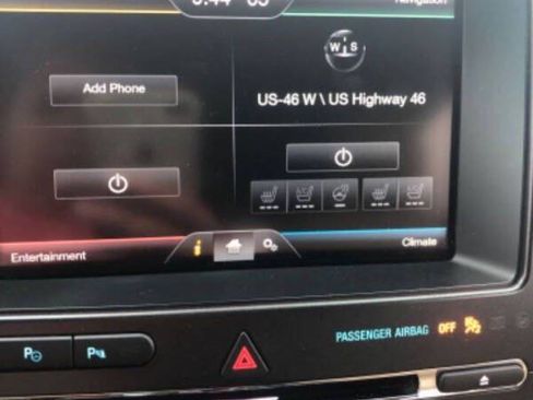 Used 2016 Ford Explorer Limited w/ Equipment Group 301A AWD/4WD image 8