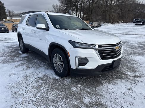 Used 2023 Chevrolet Traverse LT image 5