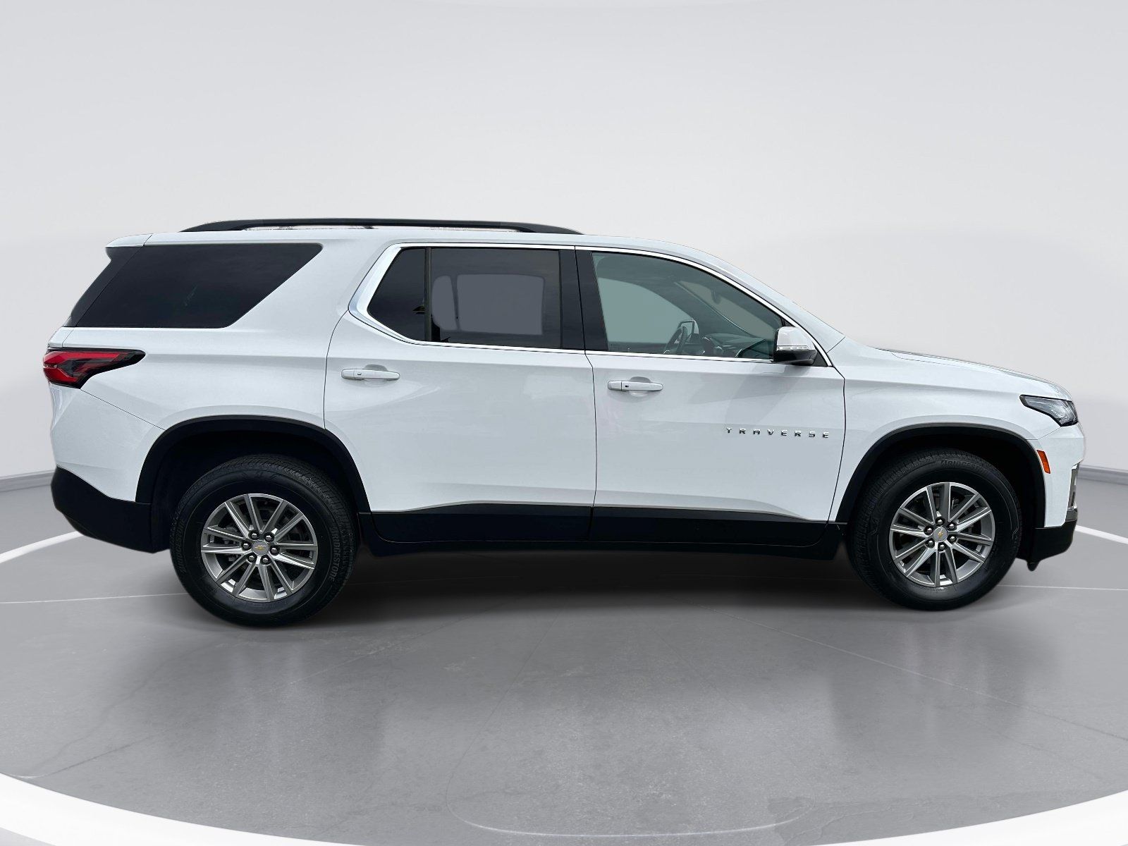 Used 2023 Chevrolet Traverse LT AWD/4WD image 4