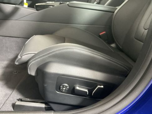 Certified 2026 BMW M5 w/ Carbon Package image 21