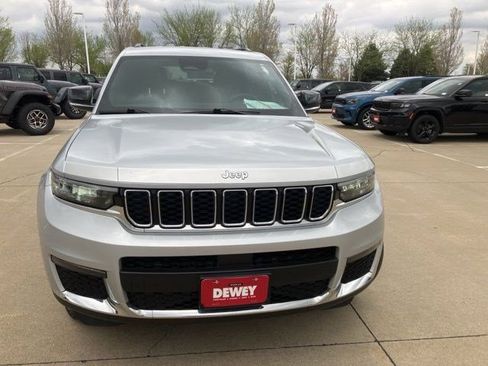 Certified 2025 Jeep Grand Cherokee L Limited AWD/4WD image 2