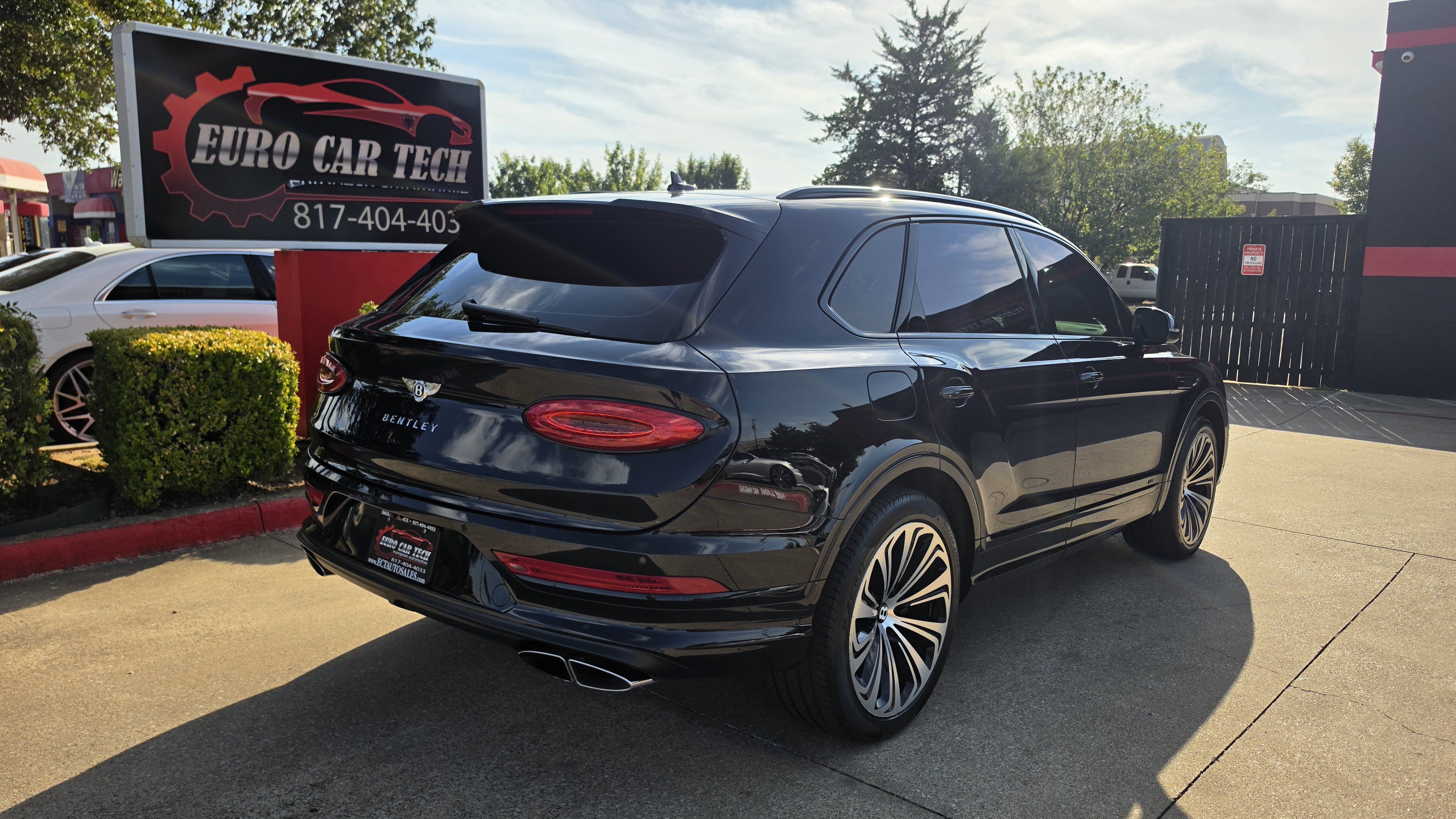 Used 2022 Bentley Bentayga AWD/4WD image 8
