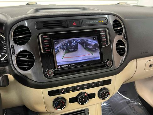Used 2017 Volkswagen Tiguan Wolfsburg Edition FWD image 8