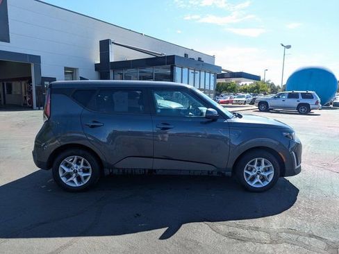Used 2023 Kia Soul LX w/ Option Group 015 image 2