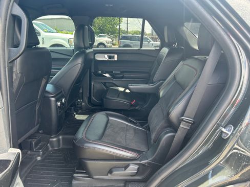 Used 2023 Ford Explorer ST-Line AWD/4WD image 15