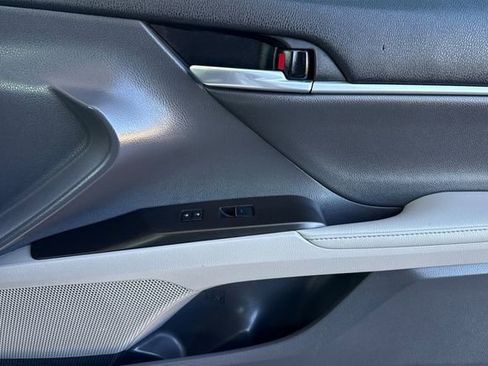 Used 2022 Toyota Camry XSE image 21