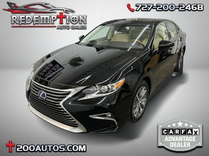 Used 2017 Lexus ES 300h Sedan w/ Luxury Package
