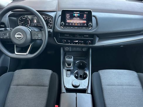 Used 2023 Nissan Rogue SV AWD/4WD image 3