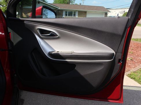 Used 2015 Chevrolet Volt FWD image 35