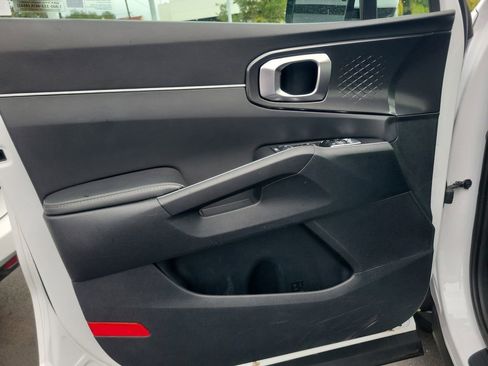 Used 2025 Kia Sorento EX image 19
