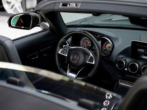Used 2018 Mercedes-Benz AMG GT Roadster w/ Lane Tracking Package image 19