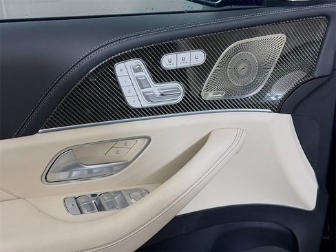 Used 2025 Mercedes-Benz GLS 63 AMG 4MATIC image 21