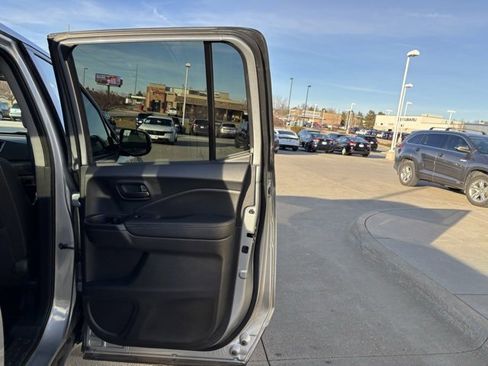 Certified 2025 Honda Ridgeline Sport+ image 24