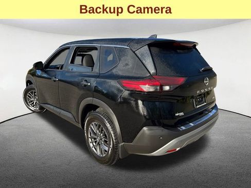Used 2023 Nissan Rogue S image 9