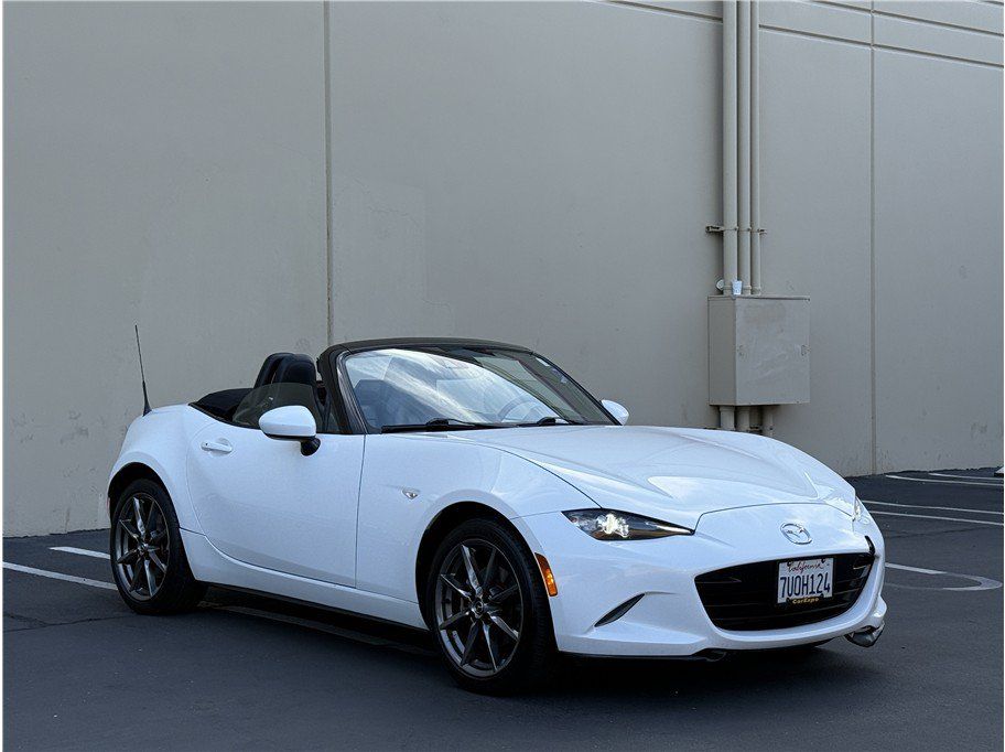 Used 2017 MAZDA MX-5 Miata Grand Touring RWD image 21