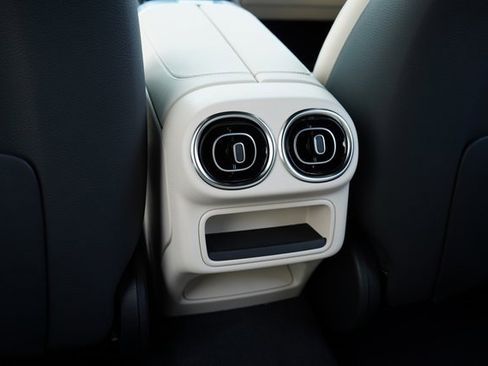 New 2026 Mercedes-Benz GLC 300 image 28