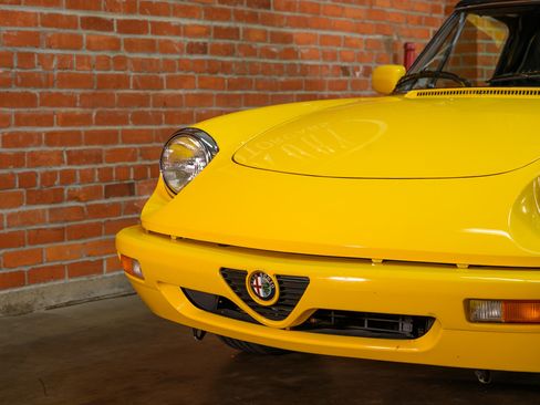 Used 1992 Alfa Romeo Spider Veloce image 11
