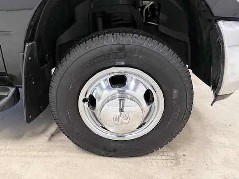 Used 2017 RAM 3500 Tradesman w/ Chrome Appearance Group image 12