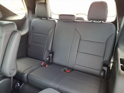 New 2026 Chevrolet Traverse LT w/ Enhanced Driving Package FWD image 16